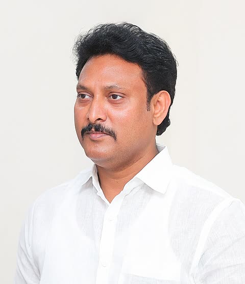 Photograph of Anbil Mahesh Poyyamozhi