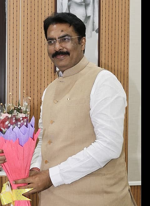 Photograph of SANJAY SARAOGI