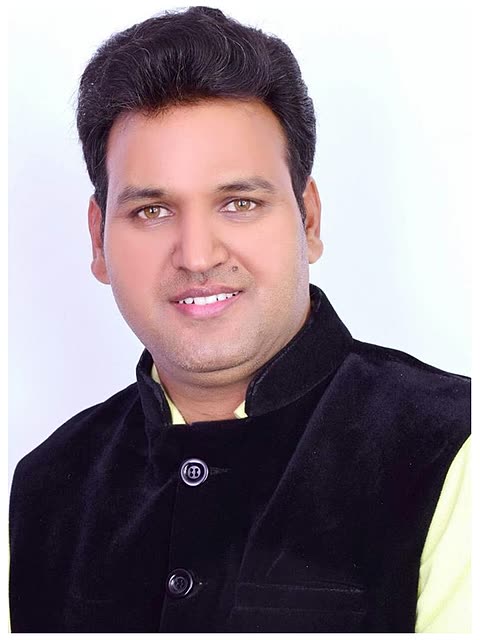 Photograph of Vinod Kandari